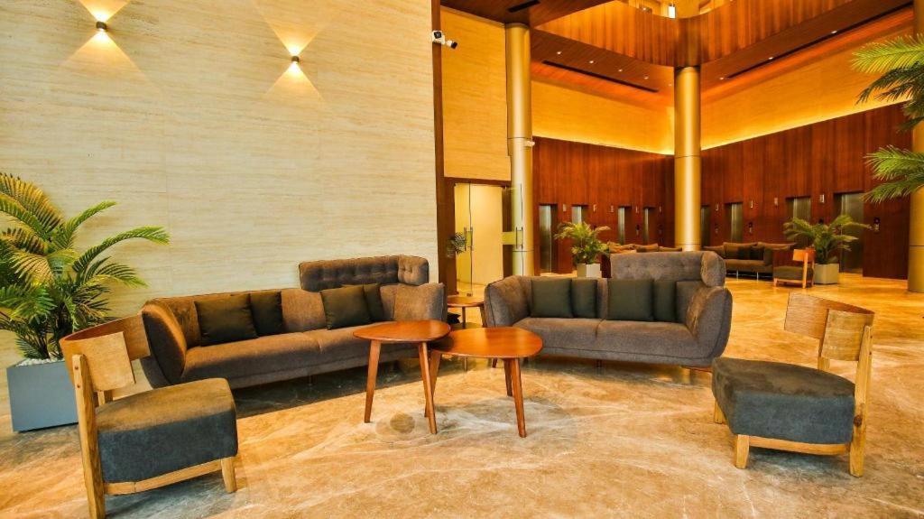 Weekend Address By Honest Homes Surat Exterior foto
