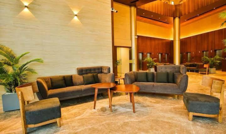 Weekend Address By Honest Homes Surat Exterior foto