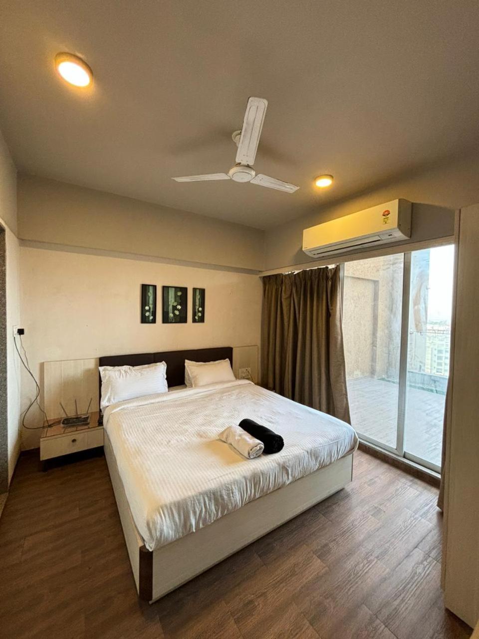 Weekend Address By Honest Homes Surat Exterior foto